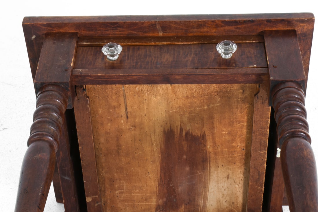 SHERATON STYLE MAPLE SIDE TABLE - 15