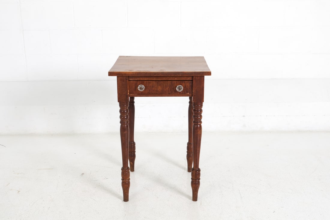 SHERATON STYLE MAPLE SIDE TABLE - 3
