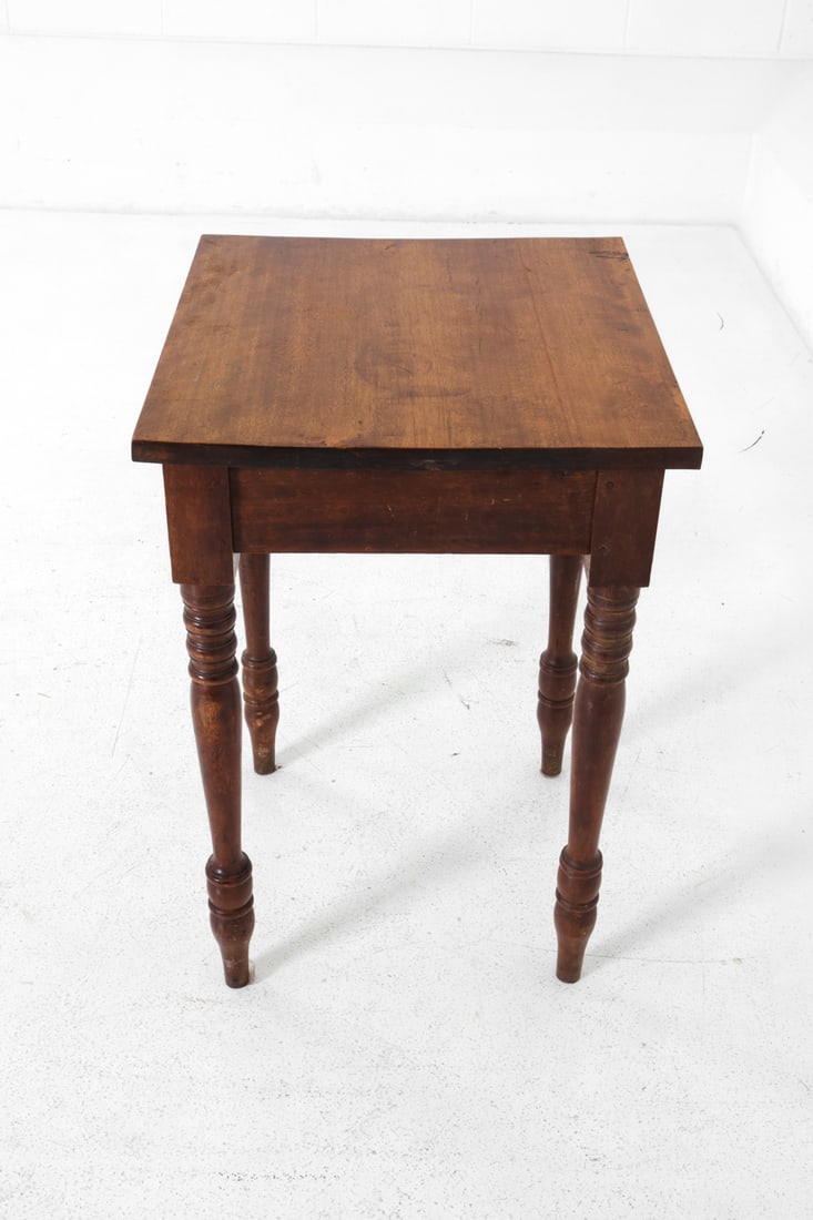 SHERATON STYLE MAPLE SIDE TABLE - 5