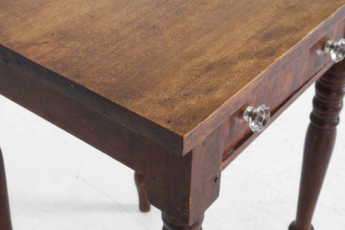 SHERATON STYLE MAPLE SIDE TABLE - 8
