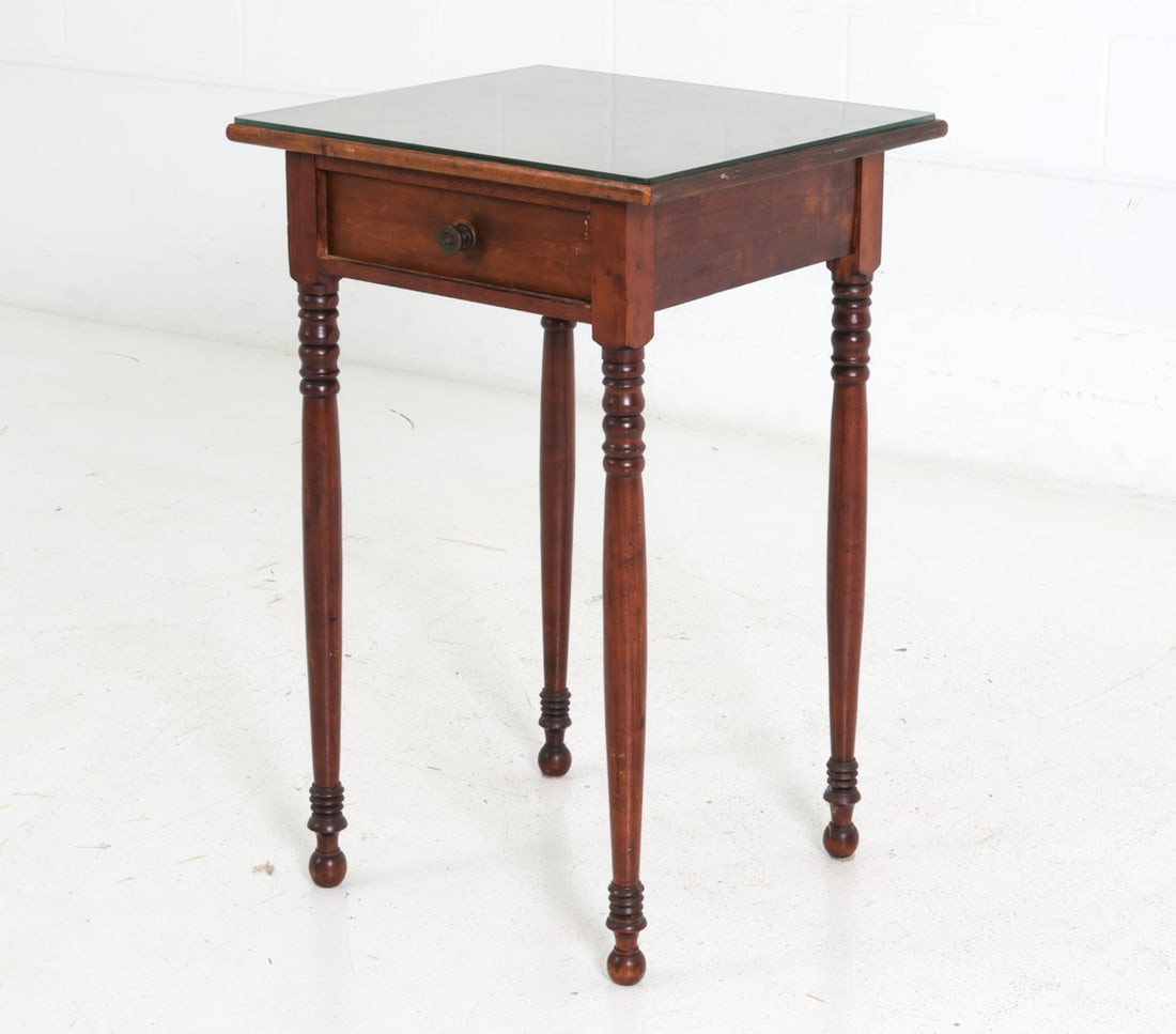 SHERATON STYLE MAPLE SIDE TABLE - 2