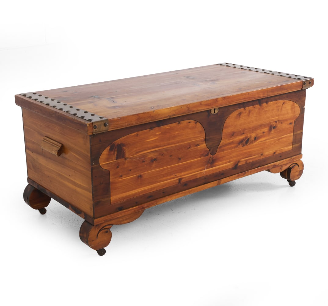 EDWARD ROOS FOREST PARK LINE CEDAR BLANKET CHEST (1 of 18)