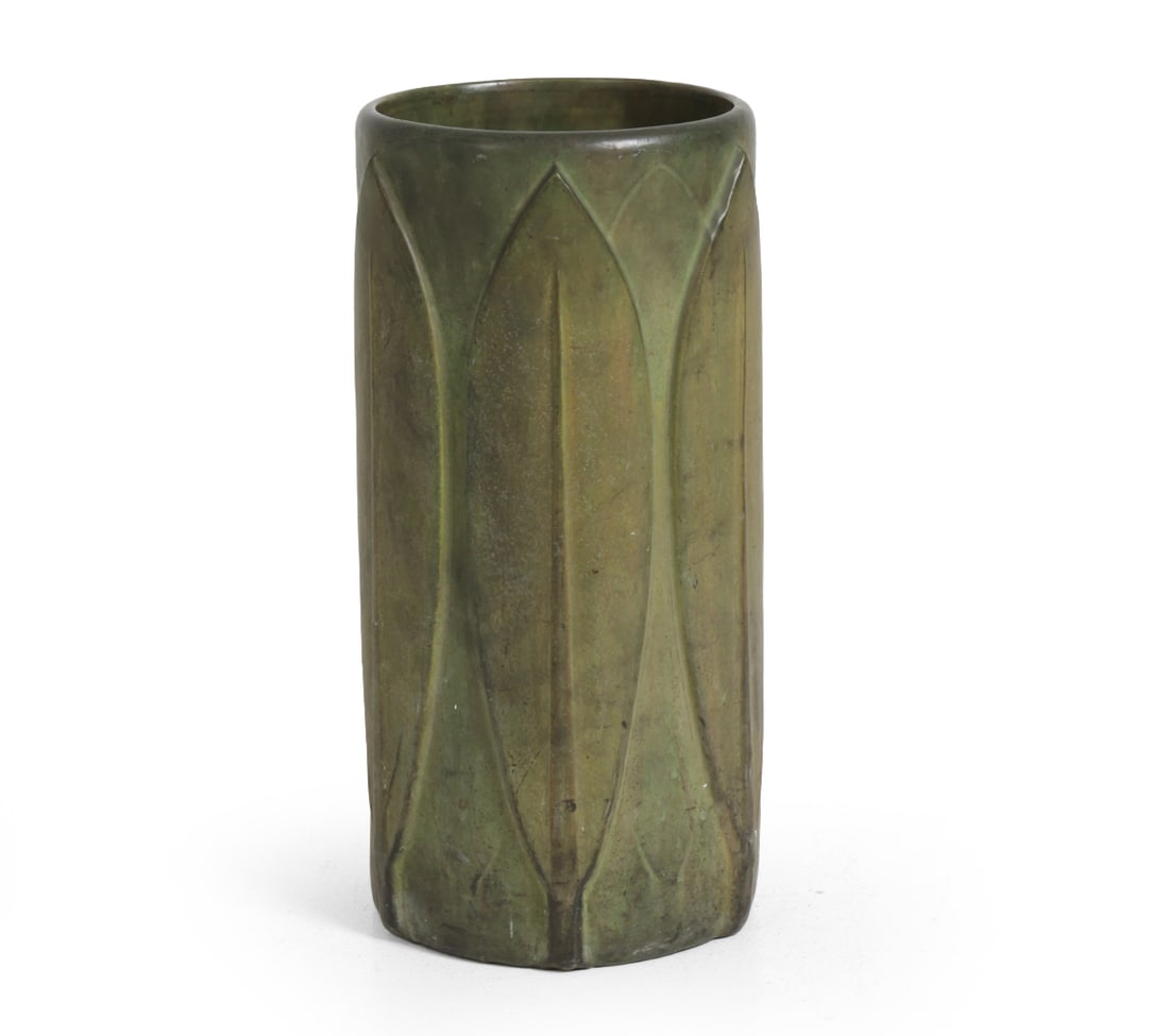EARLY ROSEVILLE POTTERY VELMOSS UMBRELLA STAND (1 of 10)