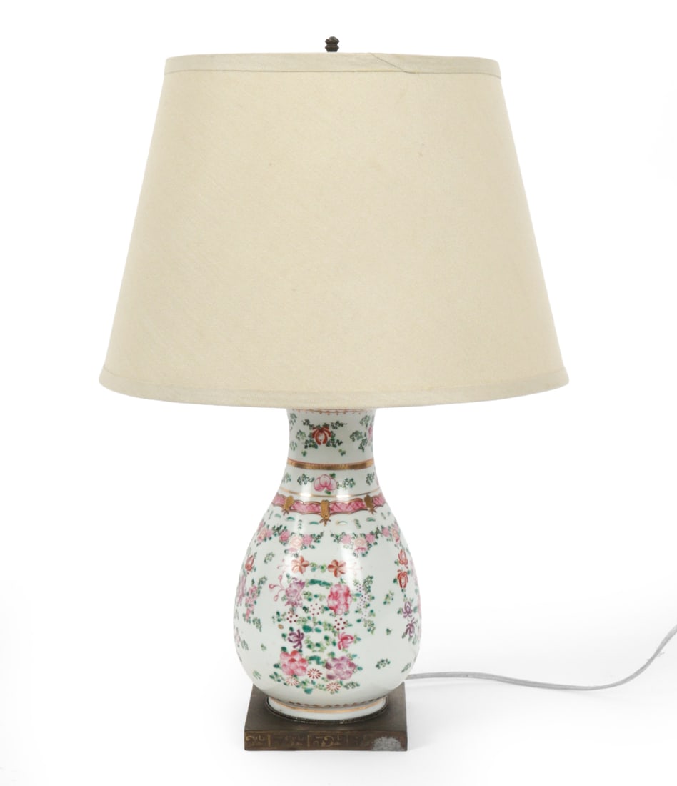 CHINESE FAMILLE ROSE PORCELAIN VASE TABLE LAMP (1 of 12)