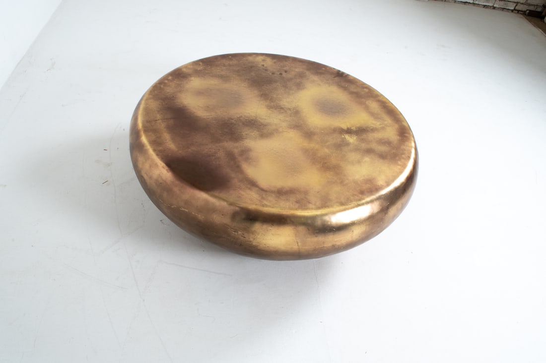 ROUND HAMMERED BRASS COFFEE TABLE - 10