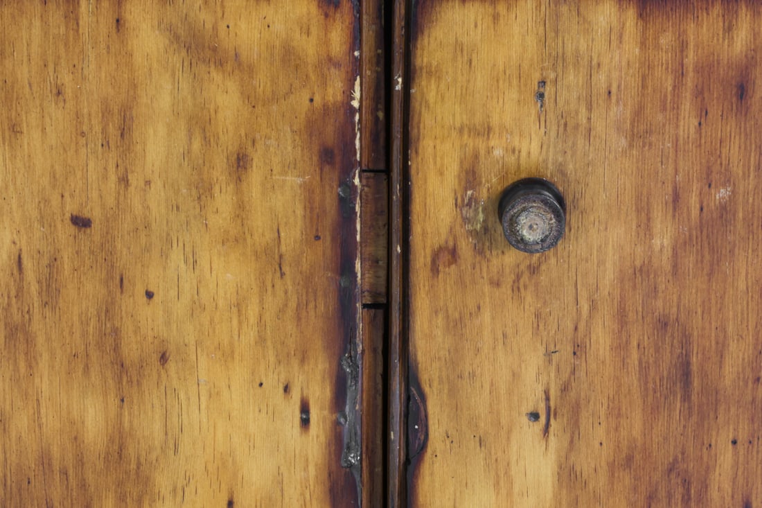 19TH C. PRIMITIVE PINE WALL CABINET - 11
