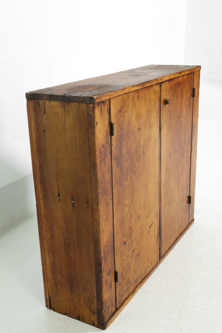 19TH C. PRIMITIVE PINE WALL CABINET - 7