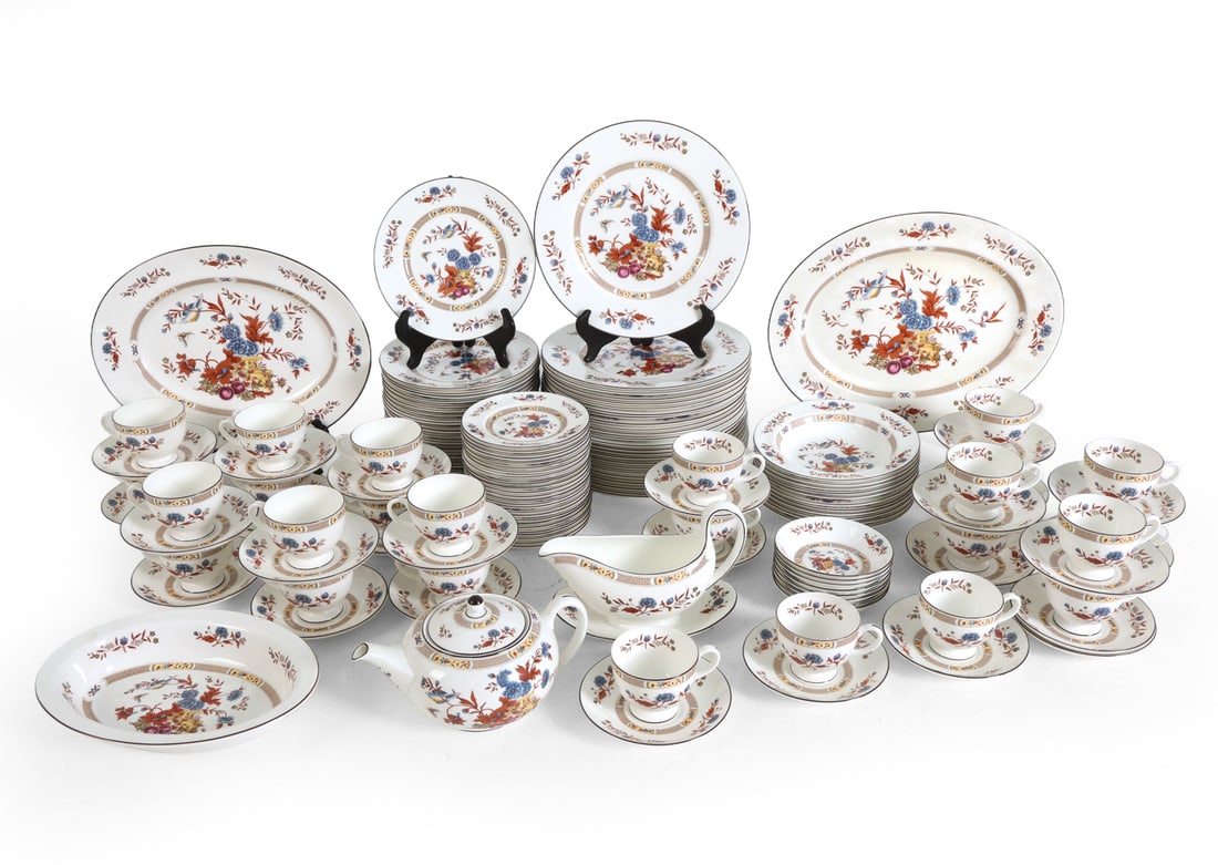 WEDGWOOD JAMESTOWN PORCELAIN DINNER SERVICE (1 of 15)