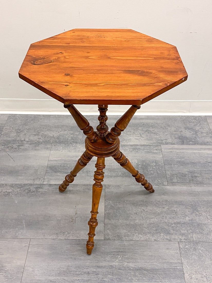 SCANDINAVIAN TURNED PINE TABLE - 8
