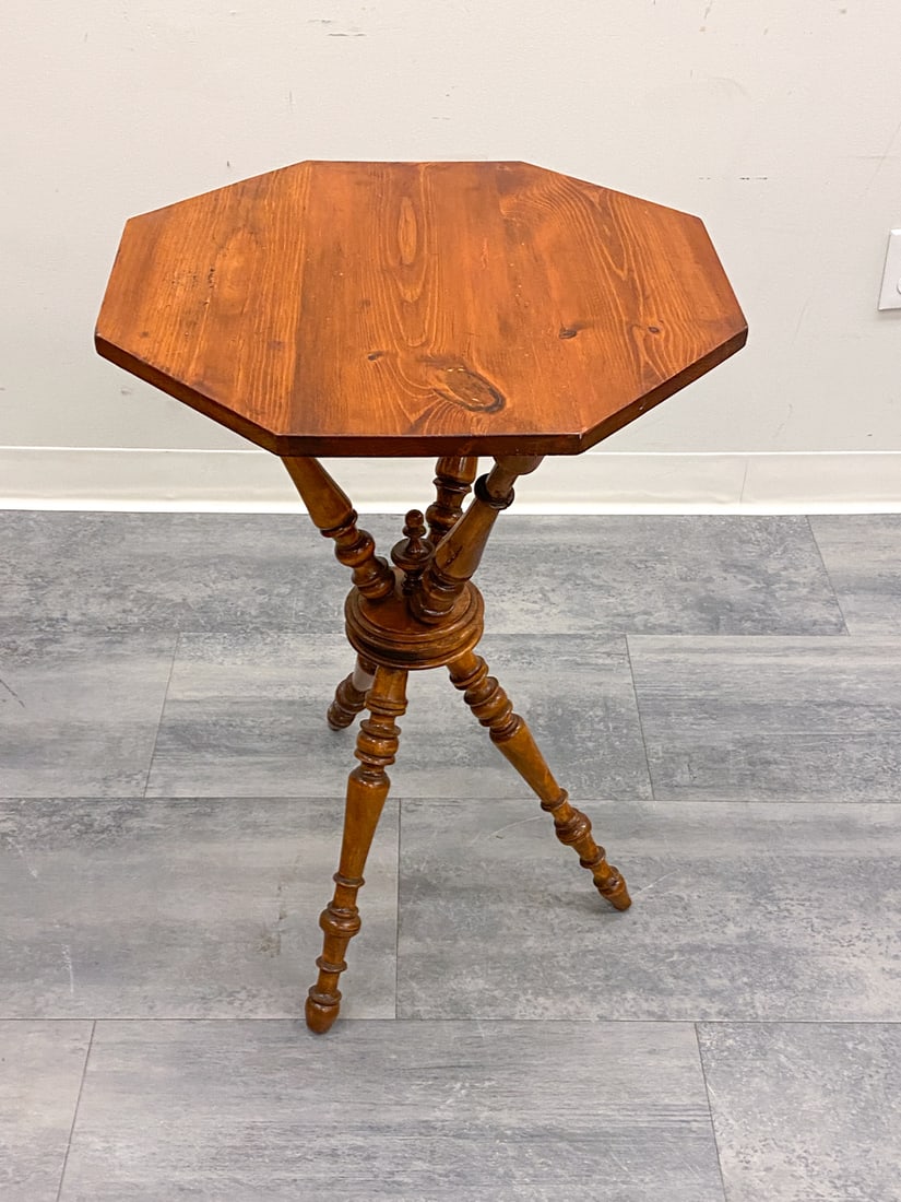 SCANDINAVIAN TURNED PINE TABLE - 9