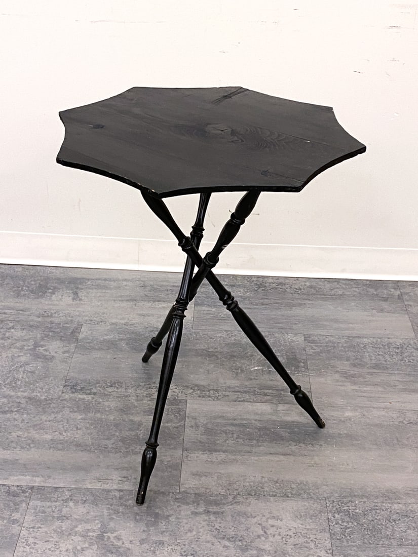 SWEDISH PAINTED PINE SIDE TABLE - 8
