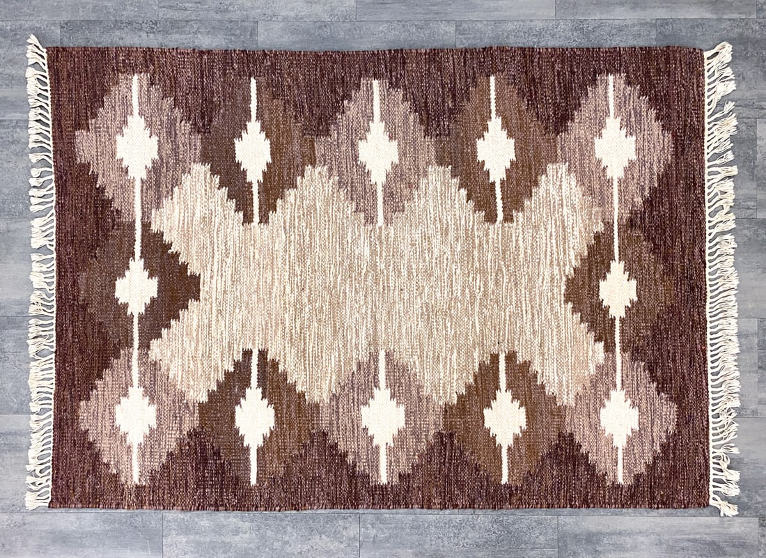 SWEDISH ROLLAKAN FLATWEAVE RUG C. 1960S: Dimensions: L 85.75" x W 55.75" Condition: Small soiling spots, discoloration. Losses to border and fringe. Wear consistent with age and use.