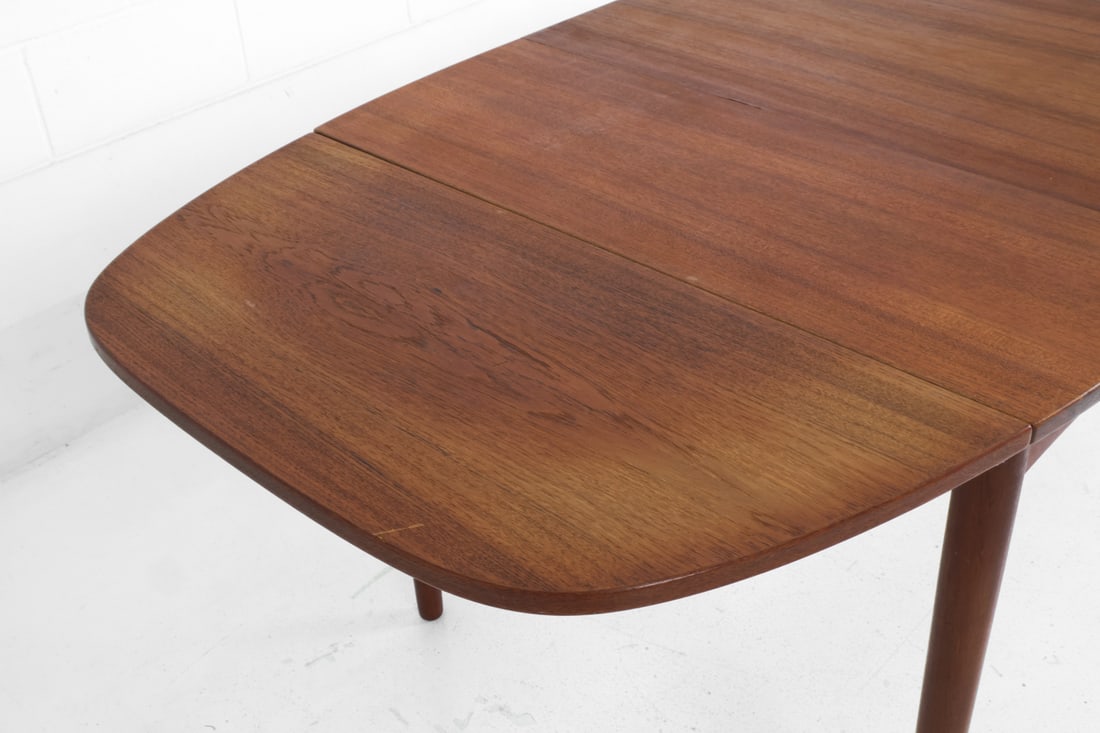VODDER STYLE DANISH TEAK EXTENDING DINING TABLE - 11