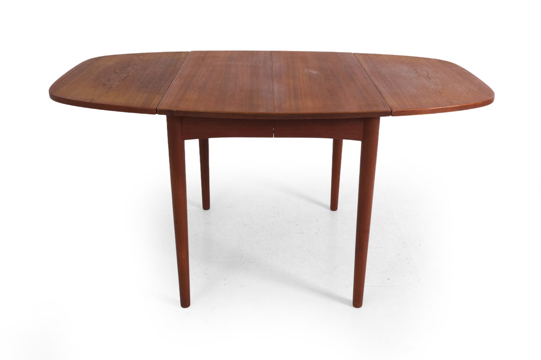 VODDER STYLE DANISH TEAK EXTENDING DINING TABLE - 3