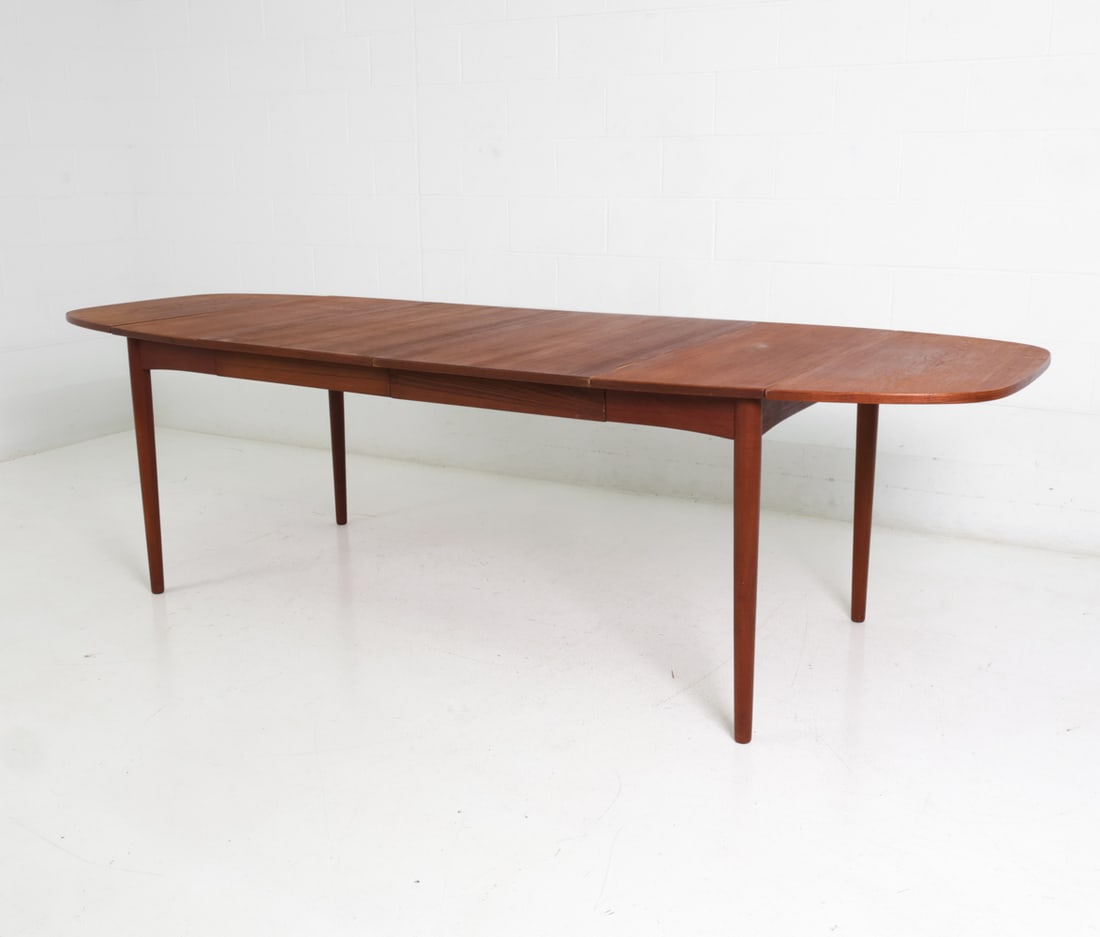 VODDER STYLE DANISH TEAK EXTENDING DINING TABLE - 5