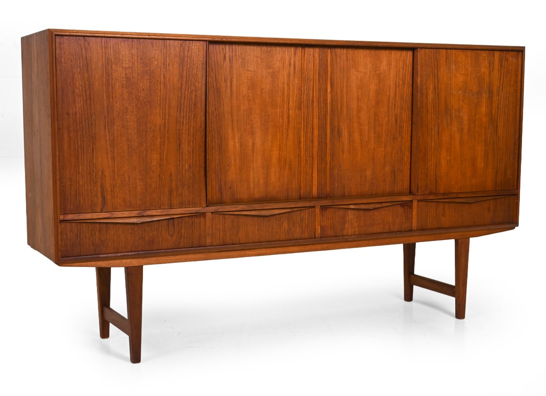 E. W. BACH FOR SEJLING SKABE TEAK SIDEBOARD 1960S