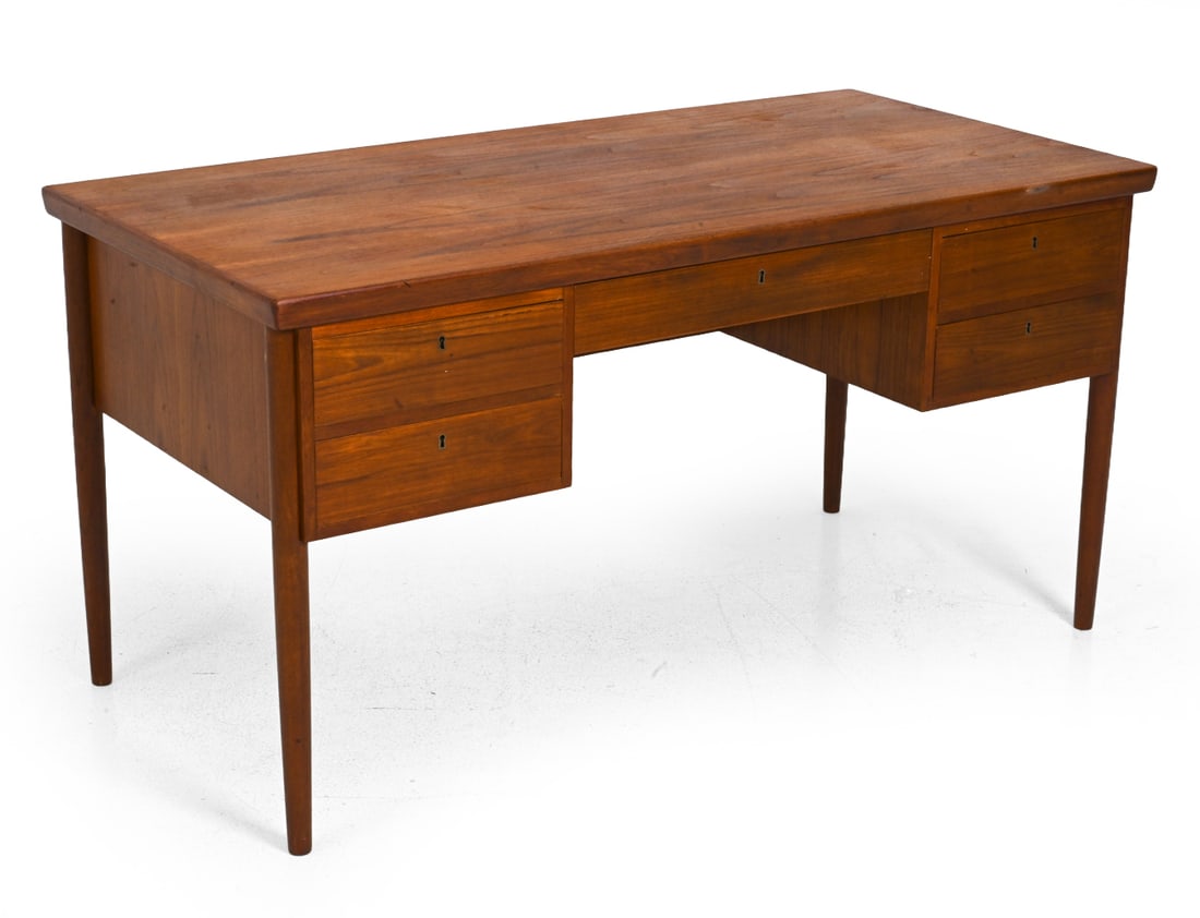 VODDER STYLE DANISH TEAK DESK C. 1960S (1 of 19)