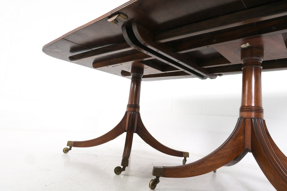 DUNCAN PHYFE-STYLE MAHOGANY EXTENDING DINING TABLE - 15