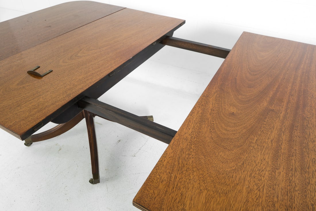 DUNCAN PHYFE-STYLE MAHOGANY EXTENDING DINING TABLE - 17