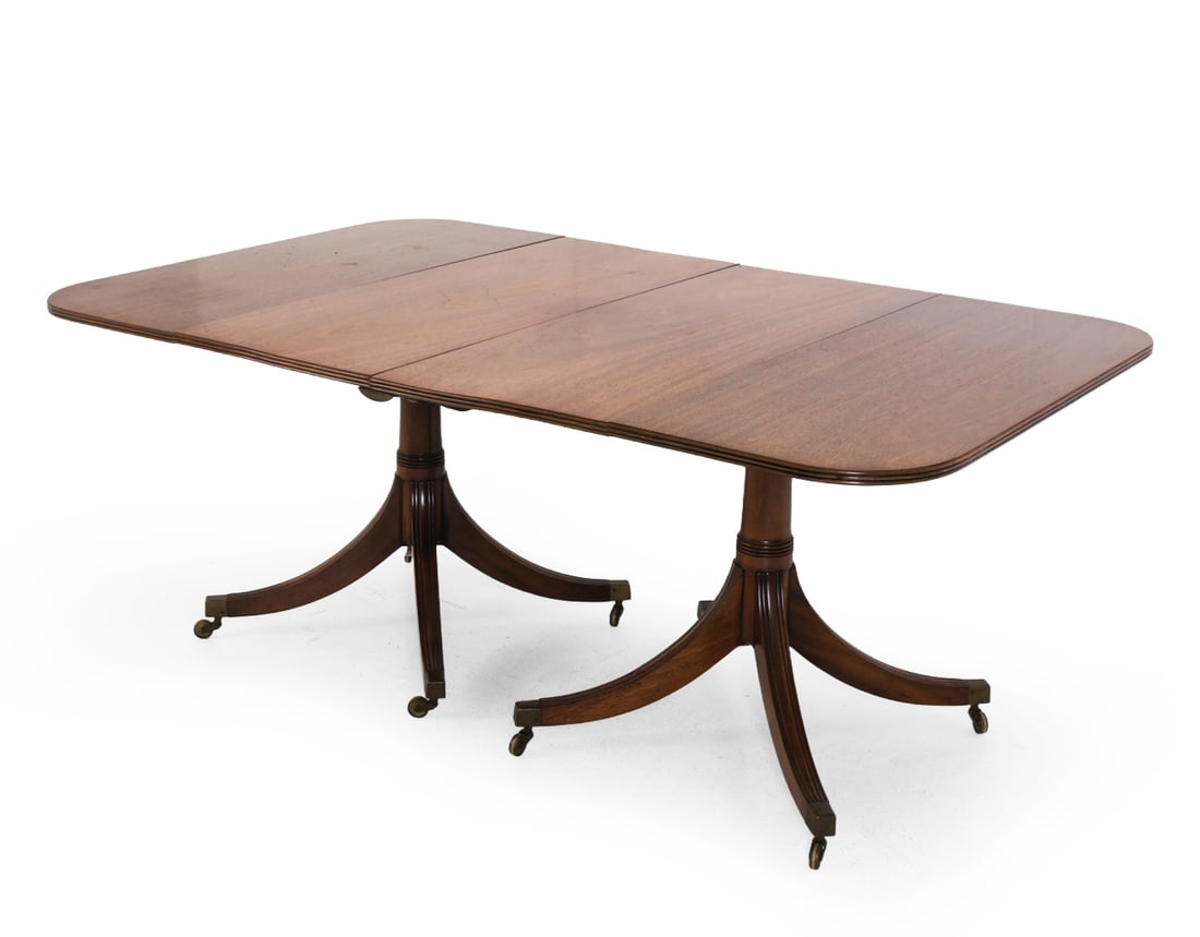 DUNCAN PHYFE-STYLE MAHOGANY EXTENDING DINING TABLE (1 of 18)