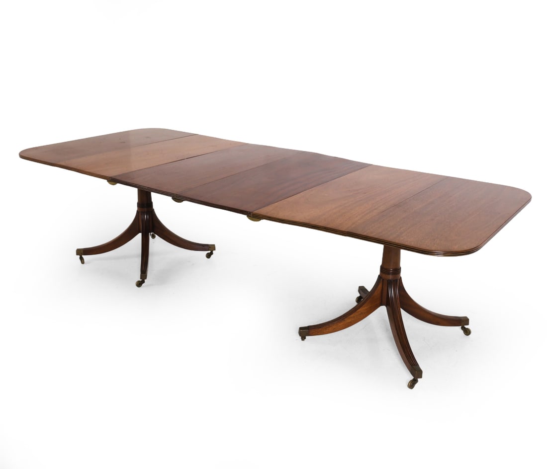 DUNCAN PHYFE-STYLE MAHOGANY EXTENDING DINING TABLE - 2