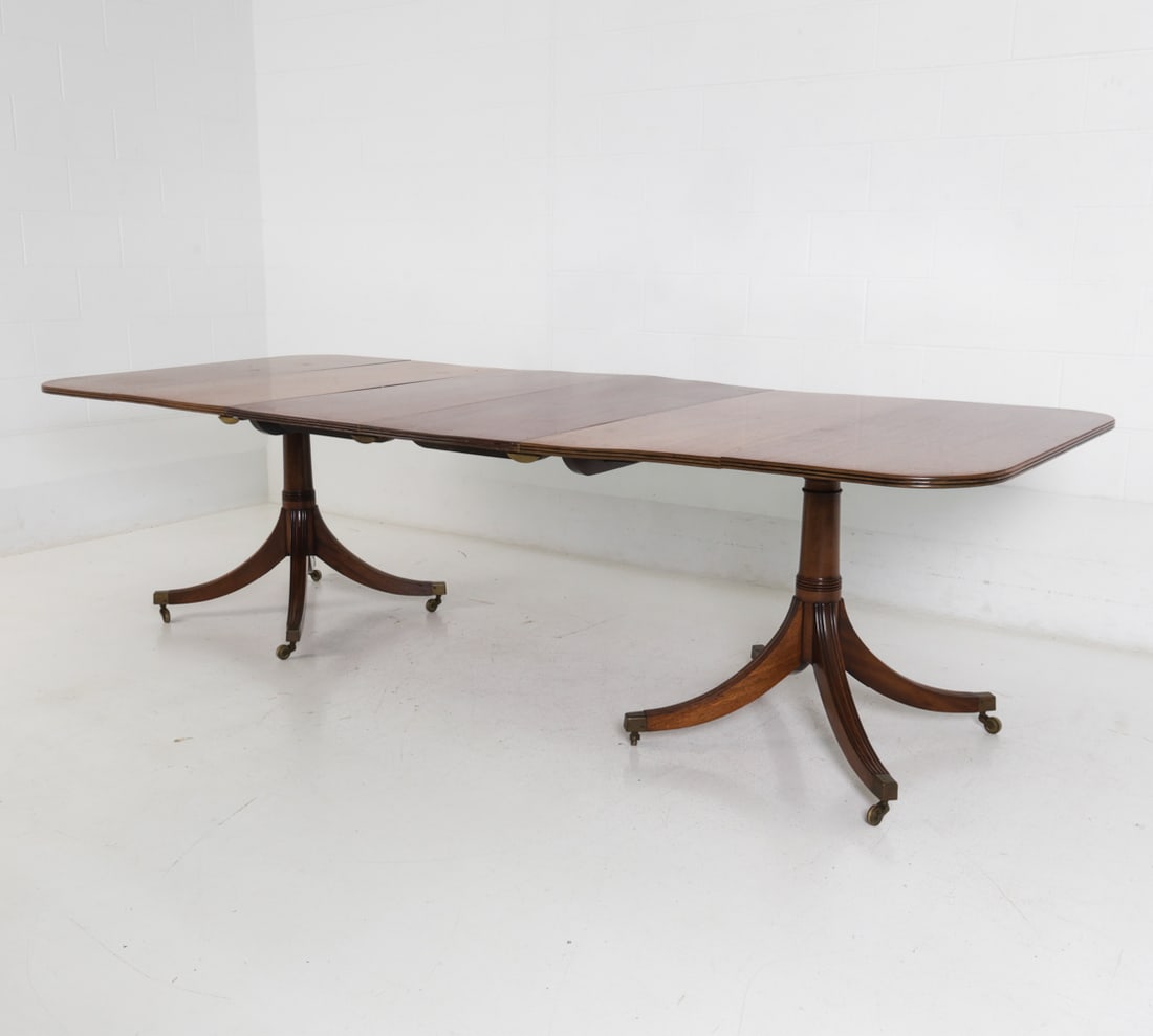 DUNCAN PHYFE-STYLE MAHOGANY EXTENDING DINING TABLE - 3
