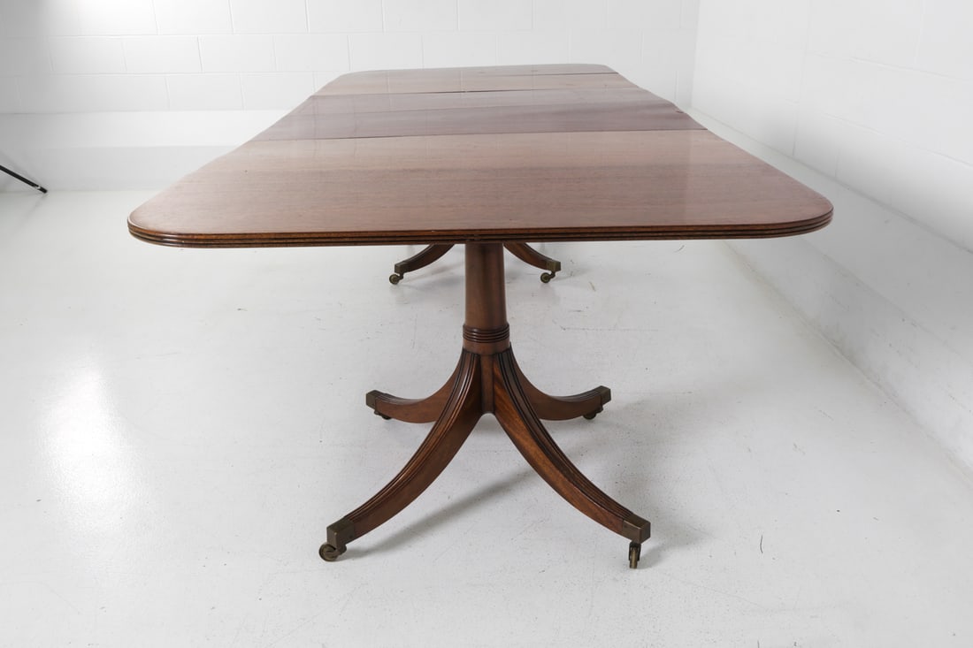 DUNCAN PHYFE-STYLE MAHOGANY EXTENDING DINING TABLE - 6