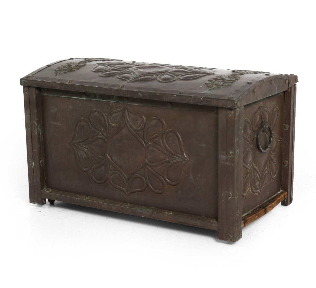 ANTIQUE COPPER CLAD COAL OR TINDER BOX (1 of 18)