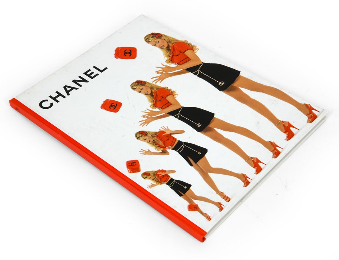 CHANEL BOUTIQUE FASHION BOOK 1995 (1 of 8)