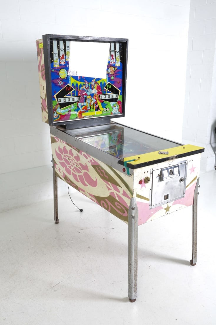 WILLIAMS "PLANETS" PINBALL MACHINE - 16