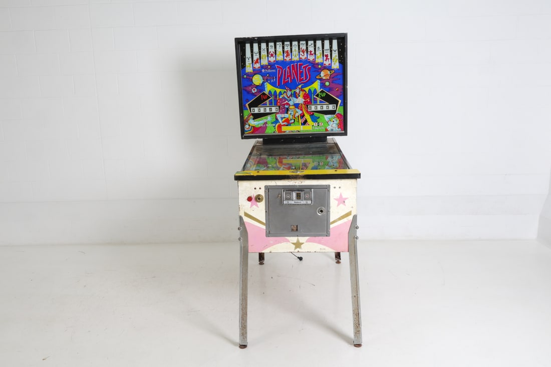 WILLIAMS "PLANETS" PINBALL MACHINE - 3