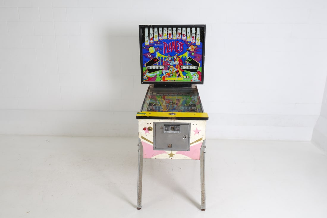 WILLIAMS "PLANETS" PINBALL MACHINE - 4