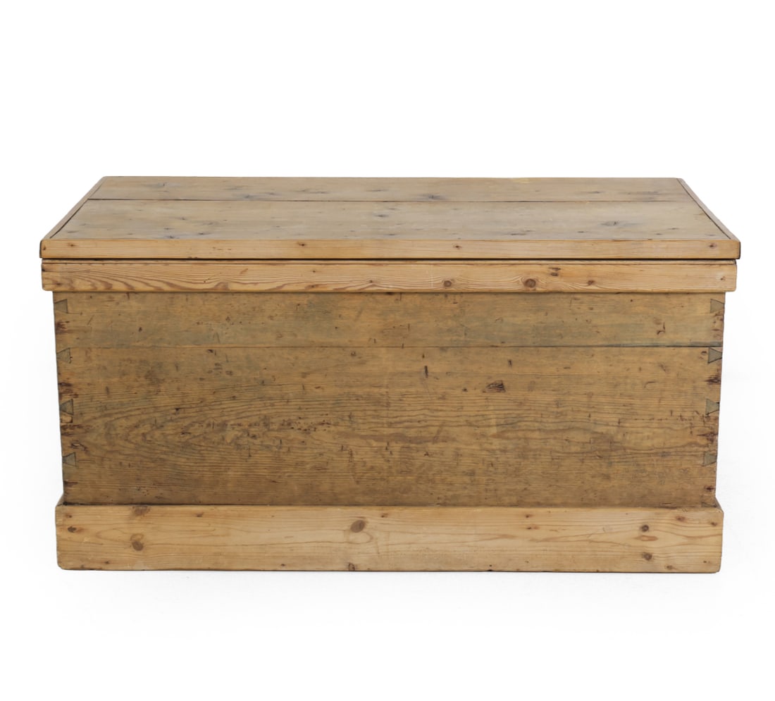 ANTIQUE RUSTIC PINE CHEST - 2