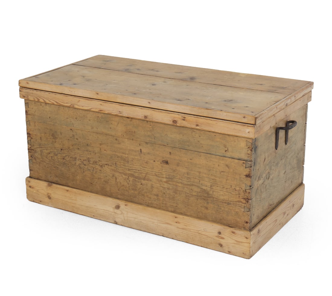 ANTIQUE RUSTIC PINE CHEST - 3