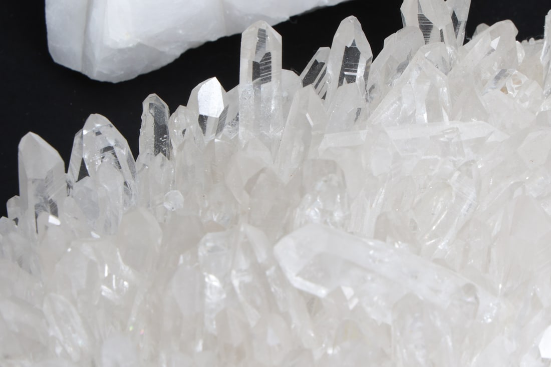 RAW QUARTZ CLUSTERS GROUPING - 3