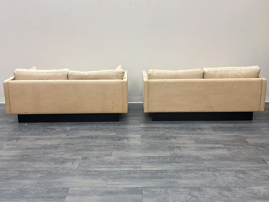 PAIR ATTR. ERIK JORGENSEN "EJ 220" LOVESEAT SOFAS - 10