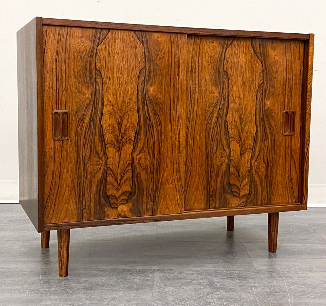 OMANN JUN STYLE DANISH ROSEWOOD CABINET C. 1960S (1 of 12)