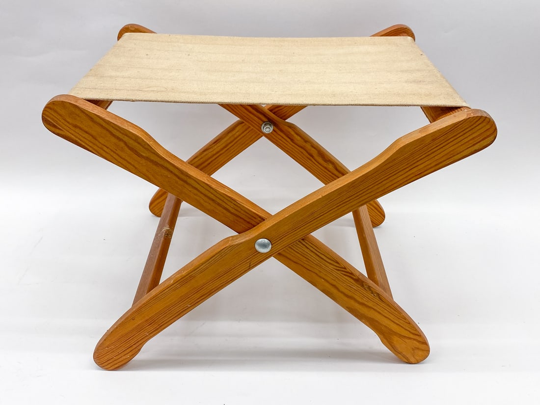 SCANDINAVIAN PINE FOLDING STOOL - 12