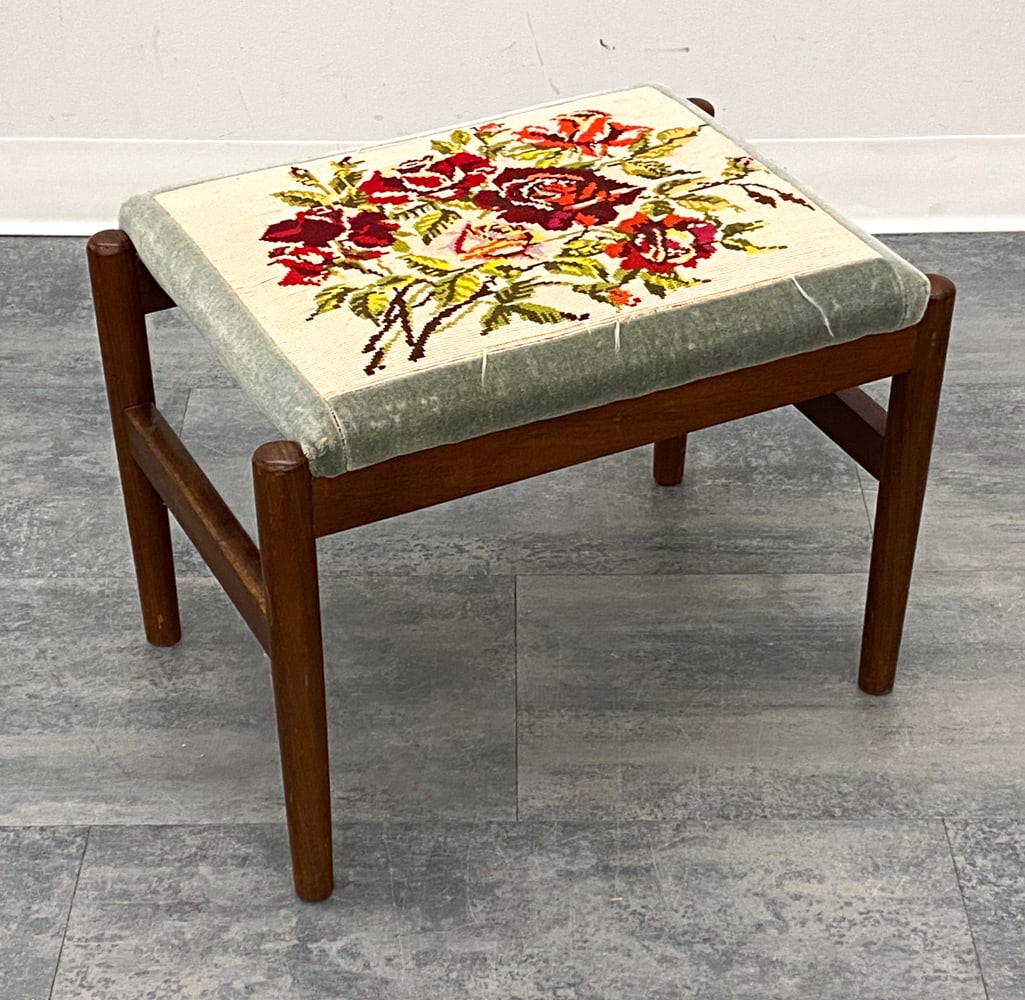 ATTR. HUGO FRANDSEN DANISH TEAK OTTOMAN C. 1960S (1 of 10)