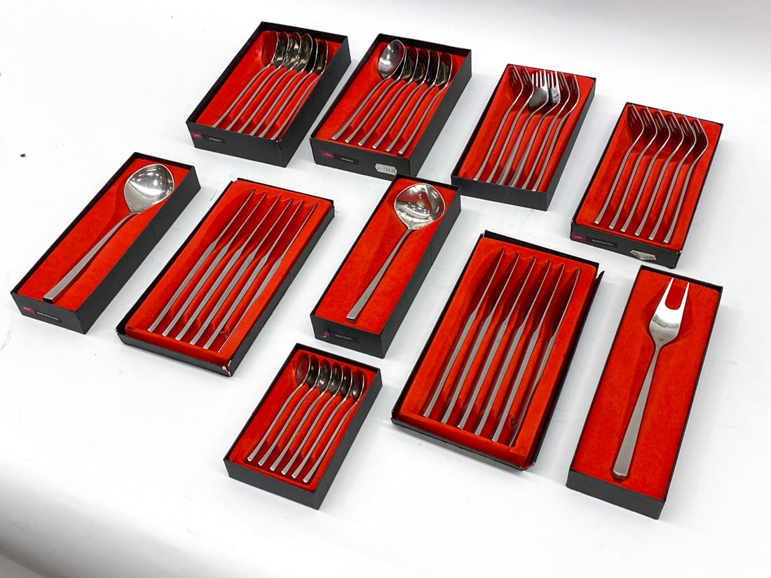 TIAS ECKHOFF STAINLESS STEEL FLATWARE GROUPING - 3