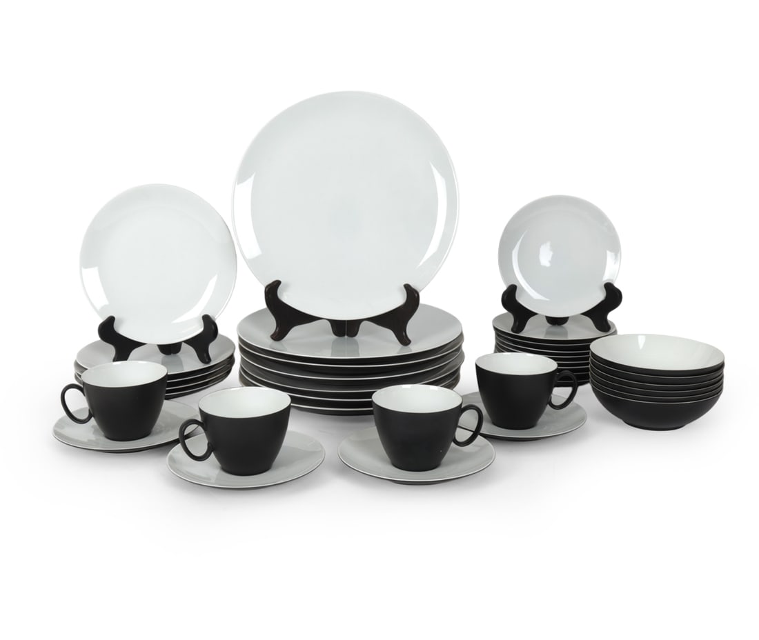 ROSENTHAL & THOMAS GERMAN PORCELAIN SERVICE (1 of 12)