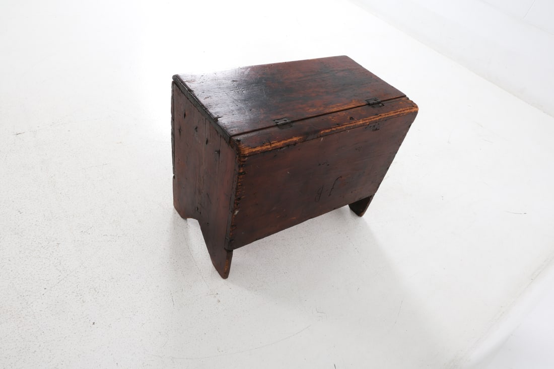 ANTIQUE PRIMITIVE PINE BLANKET CHEST - 11