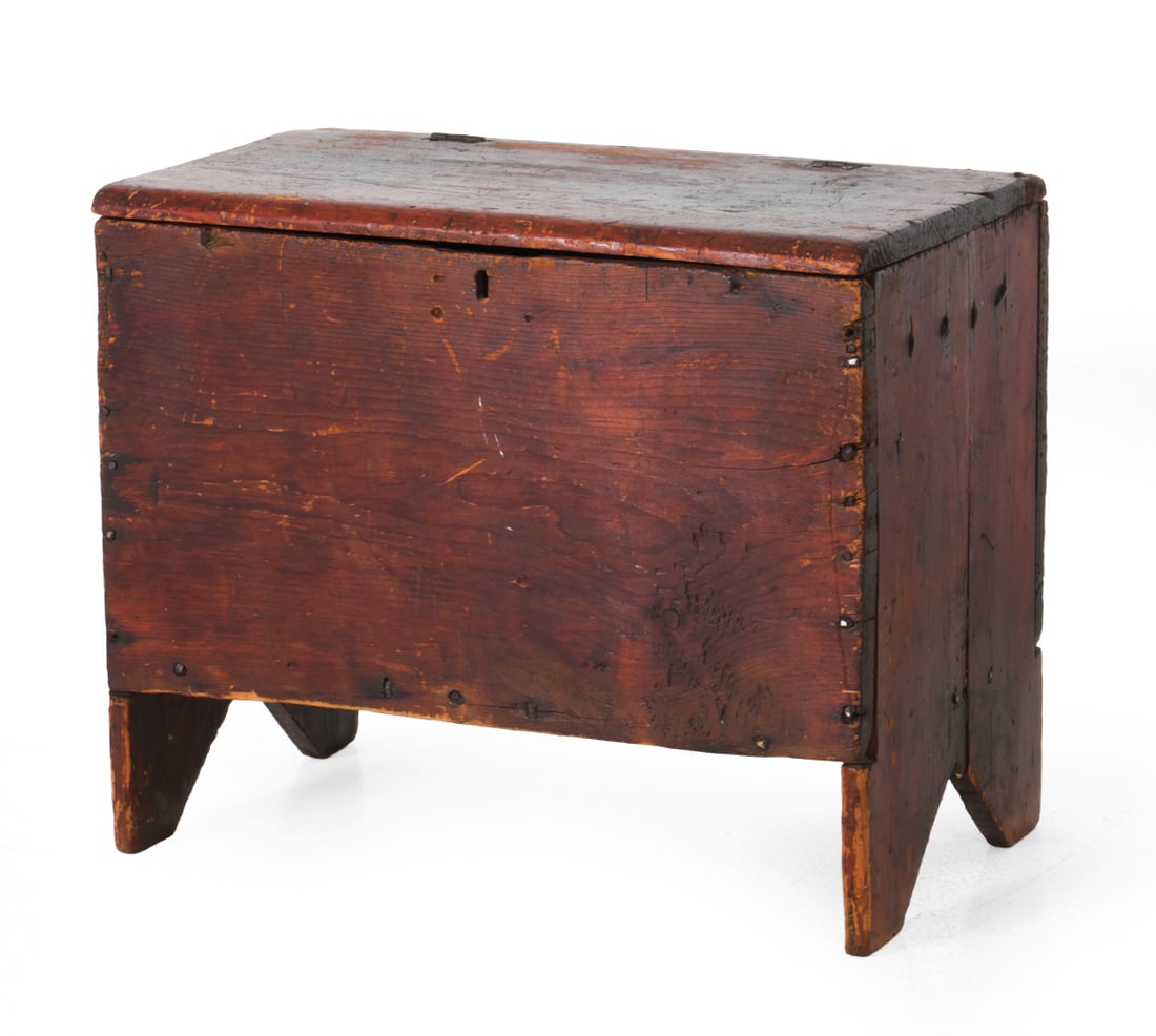 ANTIQUE PRIMITIVE PINE BLANKET CHEST (1 of 15)