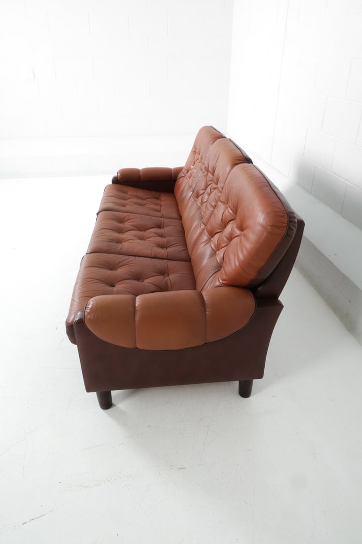 DANISH TUFTED LEATHER SOFA - 5
