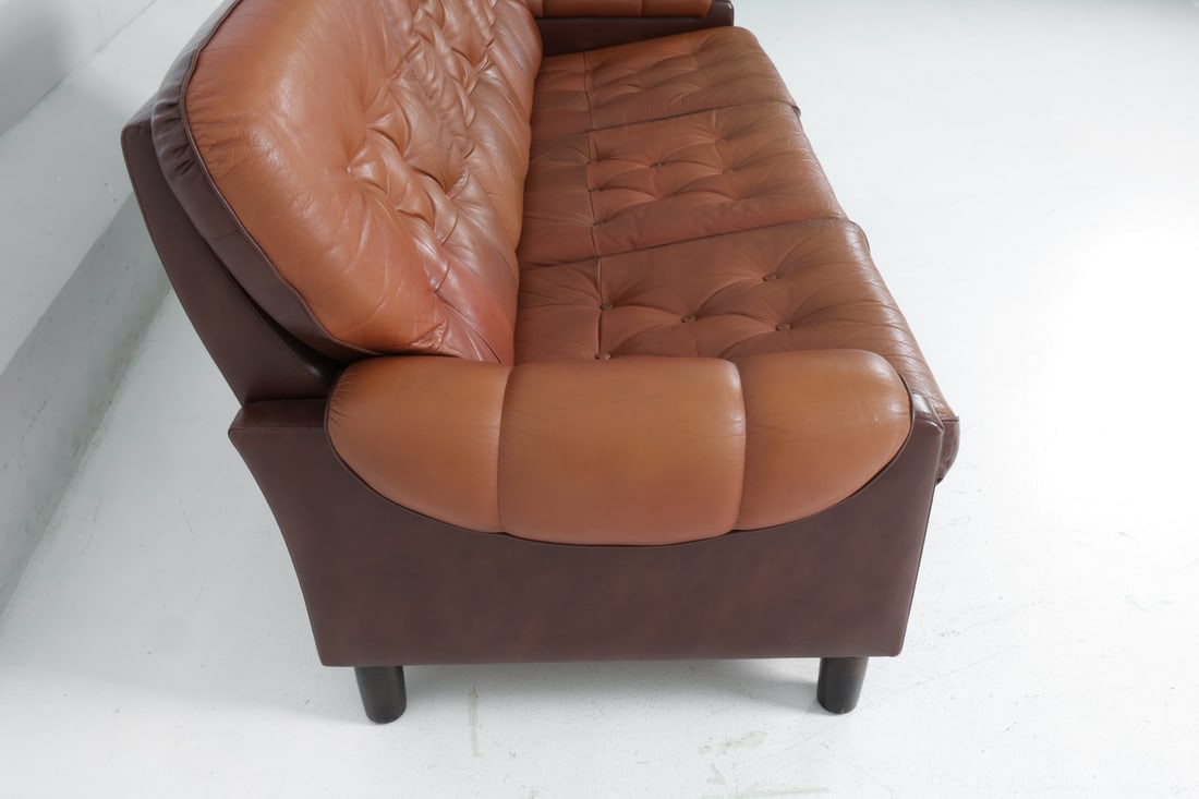 DANISH TUFTED LEATHER SOFA - 7