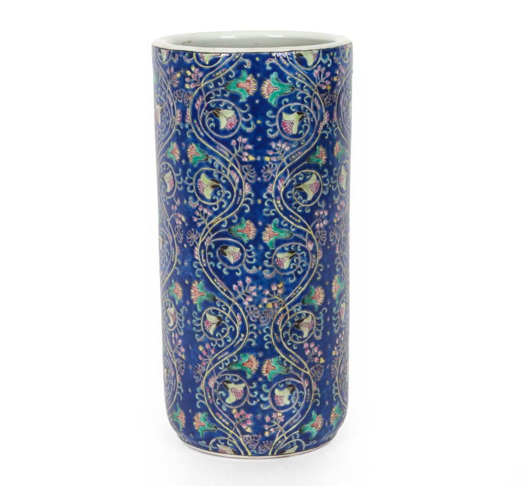 CHINESE PORCELAIN CYLINDER VASE (1 of 1)