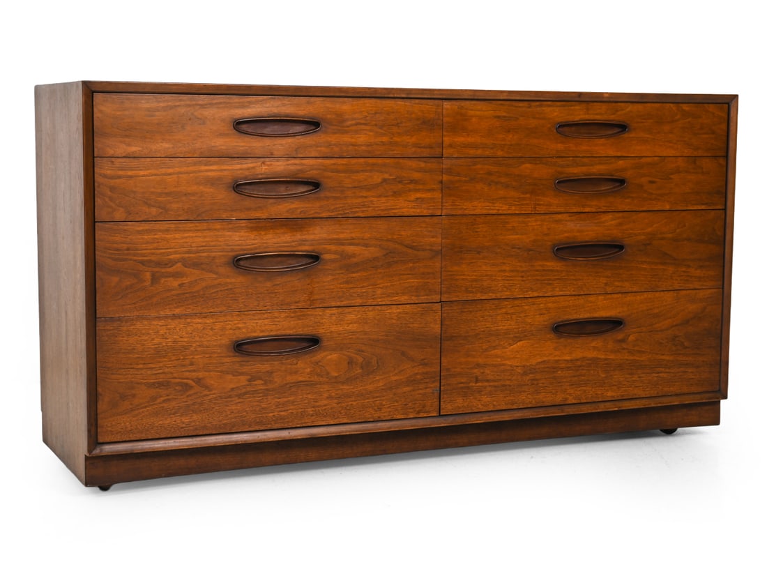 HENREDON "CIRCA '60" WALNUT DRESSER C. 1960S (1 of 12)