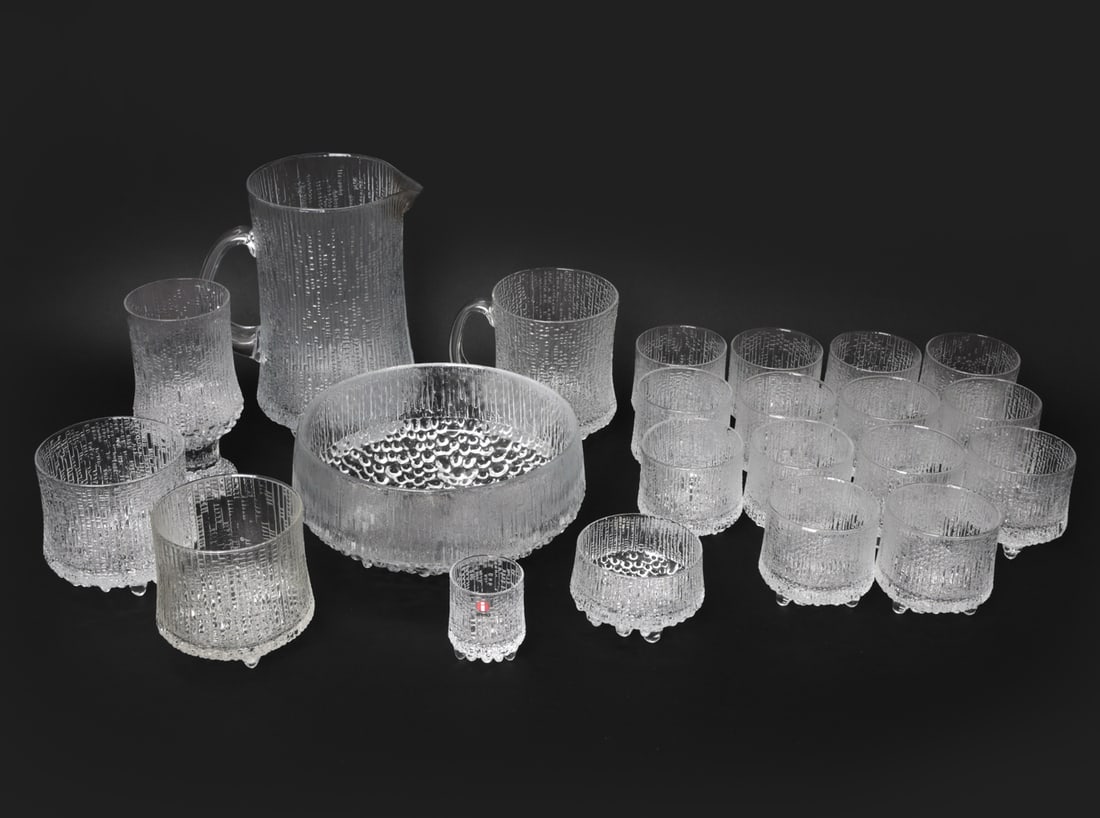 TAPIO WIRKKALA FOR IITTALA ULTIMA THULE GLASSWARE (1 of 15)