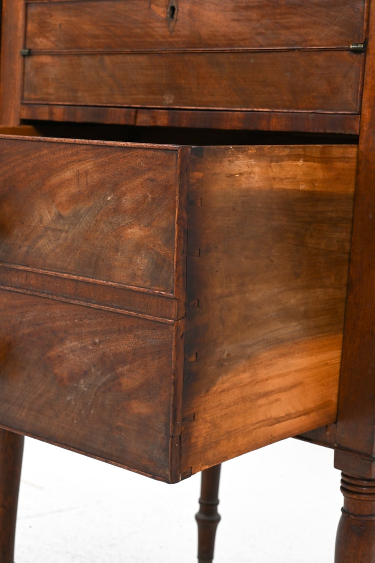 19TH C. REGENCY STYLE MAHOGANY SIDE TABLE - 10