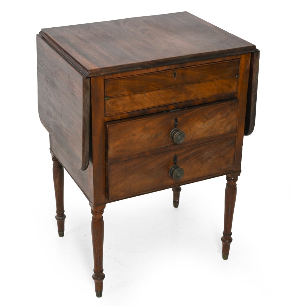 19TH C. REGENCY STYLE MAHOGANY SIDE TABLE - 3